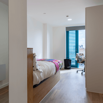 Silver En Suite - Image 1